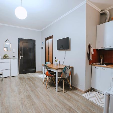 Nevila'S Apartment Тирана Экстерьер фото