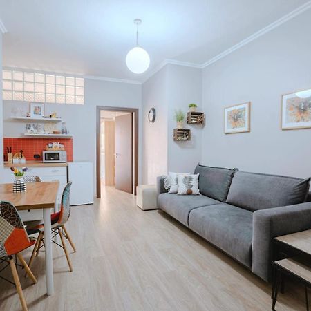 Nevila'S Apartment Тирана Экстерьер фото
