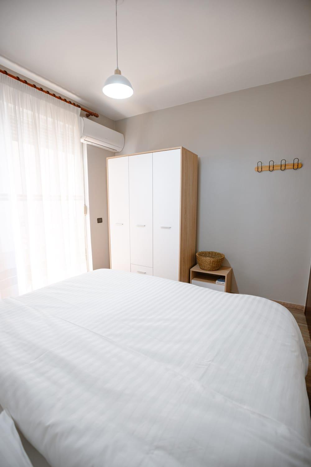 Nevila'S Apartment Тирана Экстерьер фото