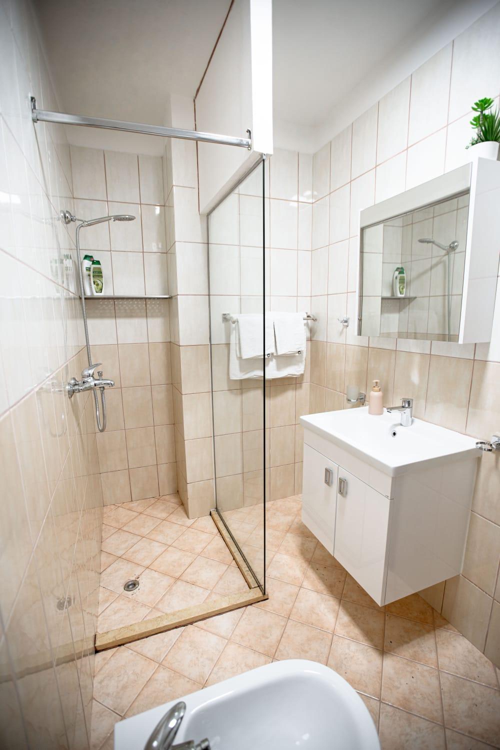 Nevila'S Apartment Тирана Экстерьер фото
