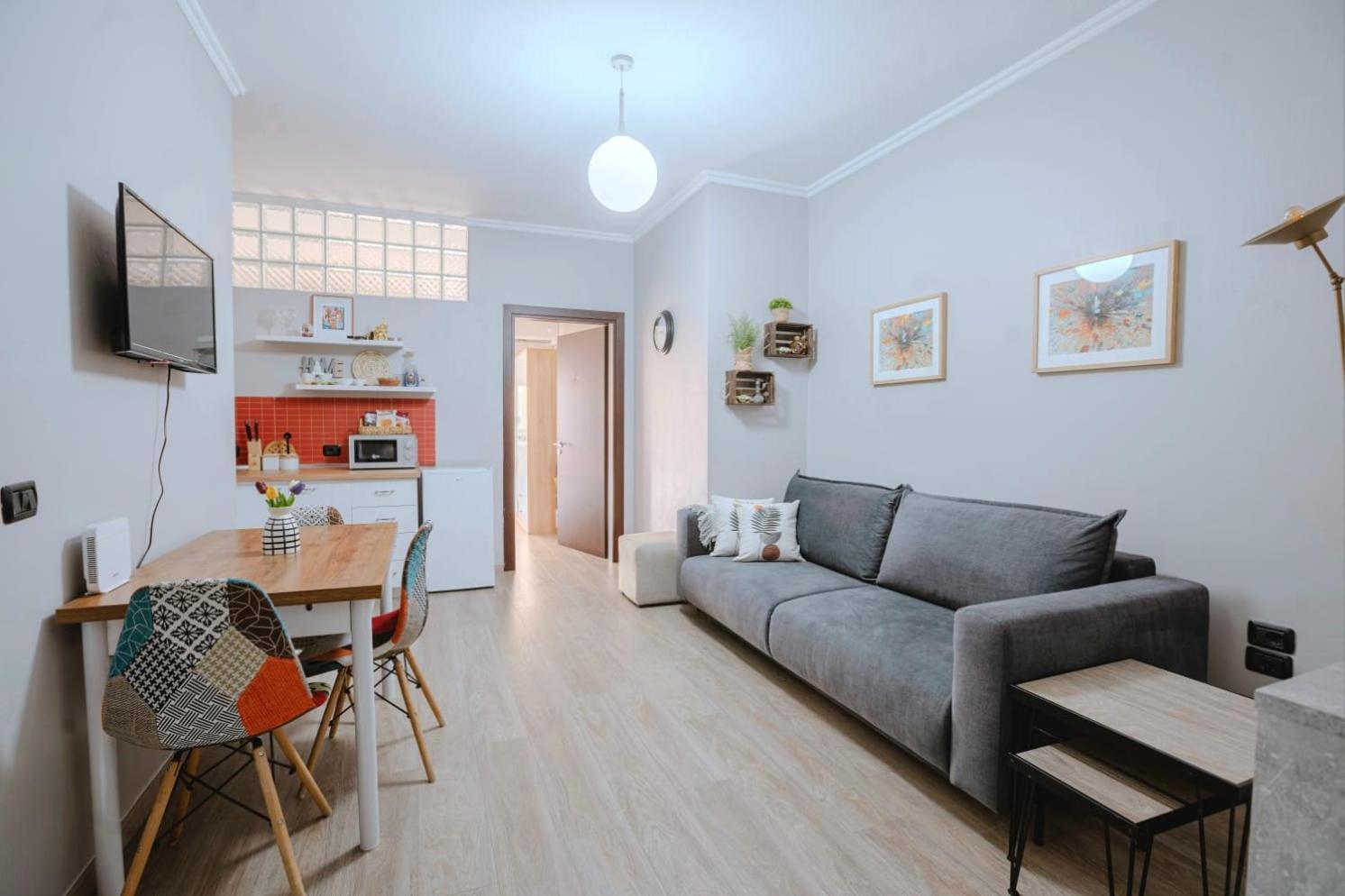 Nevila'S Apartment Тирана Экстерьер фото